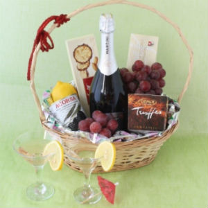 Вечерняя корзина с мартини в Скоропусковому