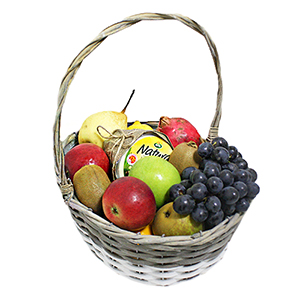 Корзина с фруктами 3 кг и сыром Natura сливочный 400 гр в Скоропусковому